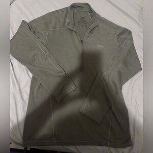 Patagonia Sage Green Fleece Pullover